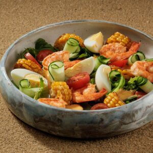 Салат креветки с кукурузой